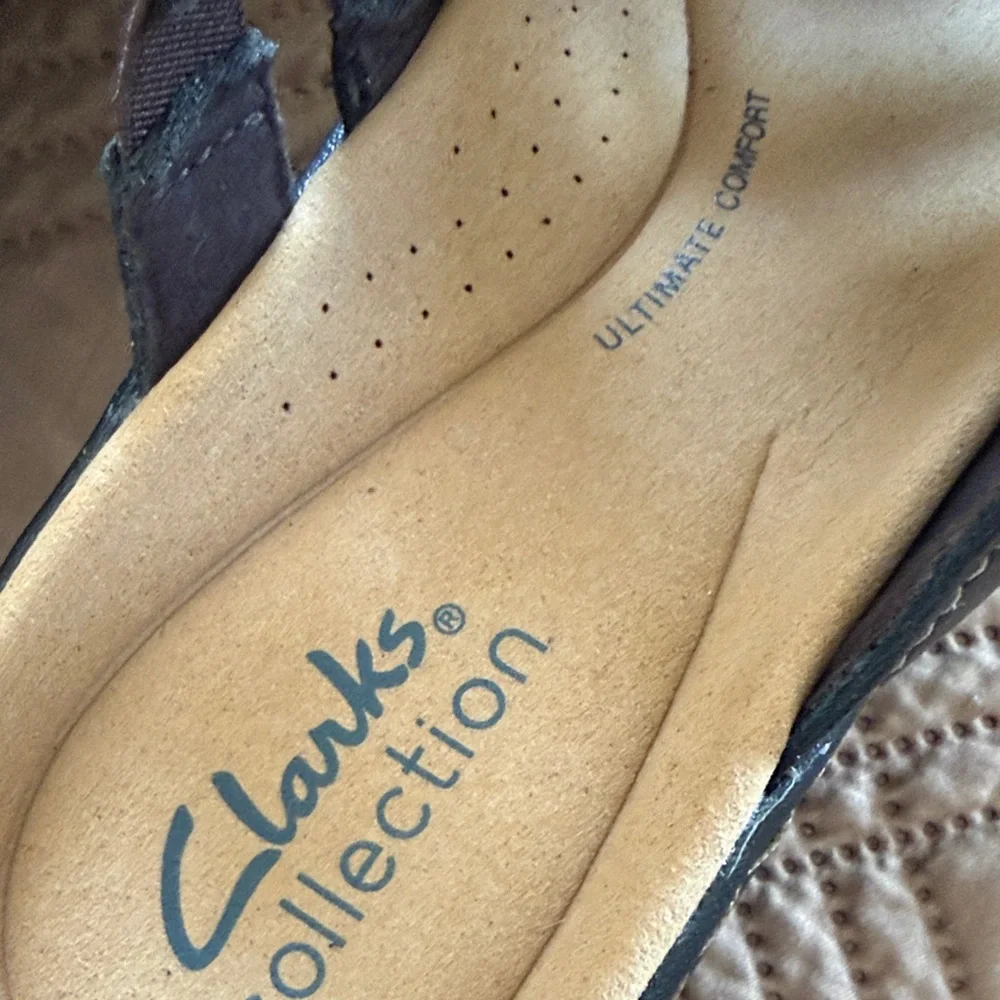 Clarks Women's Black and Brown Sandals - Picture 2 of 9